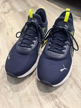 Puma Men’s Navy Athletic Sneakers with Neon Yellow Accents size 12